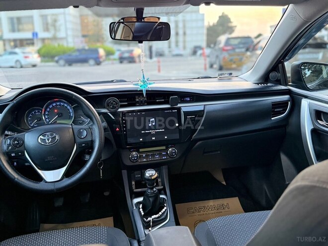 Toyota Corolla 2015, 208,000 km - 1.4 л - Bakı