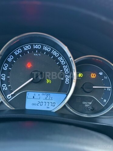 Toyota Corolla 2015, 208,000 km - 1.4 л - Bakı