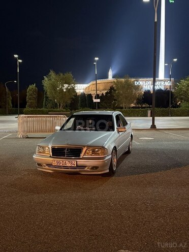 Mercedes C 180 1998, 300,000 km - 1.8 l - Xaçmaz