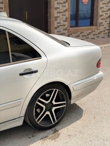 Mercedes E 220 1998, 308,000 km - 2.2 l - Sumqayıt