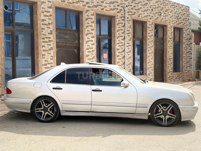Mercedes E 220 1998, 308,000 km - 2.2 l - Sumqayıt