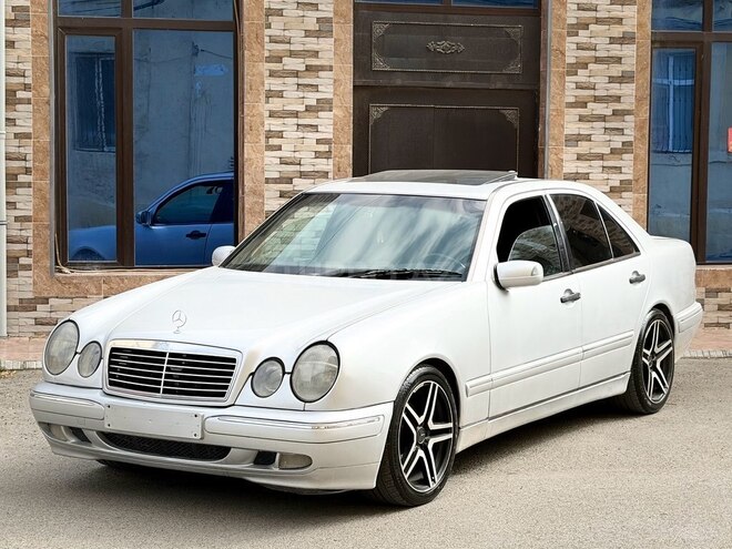 Mercedes E 220 1998, 308,000 km - 2.2 l - Sumqayıt
