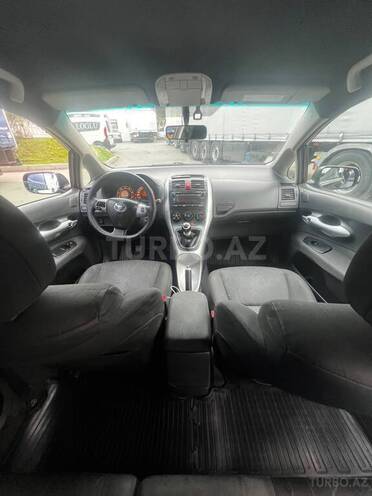 Toyota Auris 2010, 214,523 km - 1.4 л - Bakı