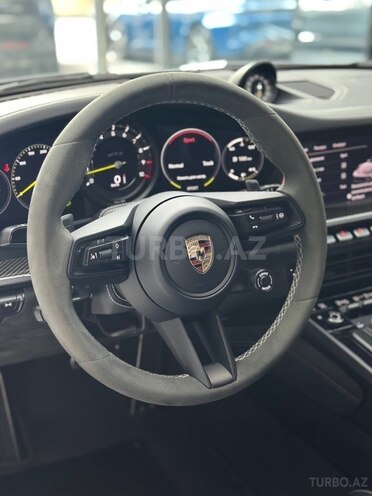 Porsche  2024, 11,642 km - 4.0 l - Bakı