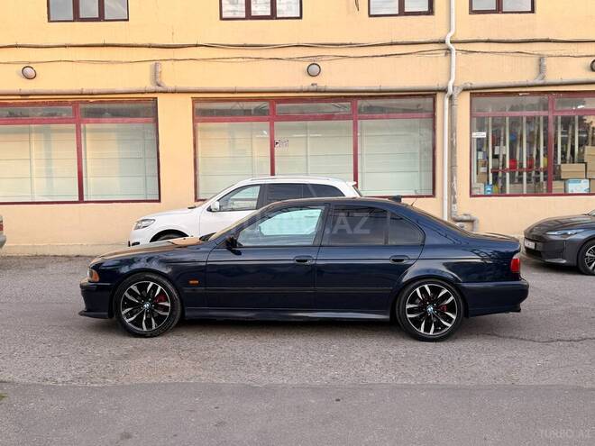 BMW 528 1999, 284,000 km - 2.8 l - Bakı
