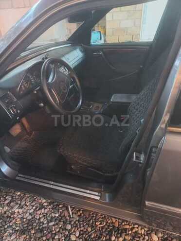 Mercedes C 240 1998, 321,700 km - 2.4 л - Biləsuvar