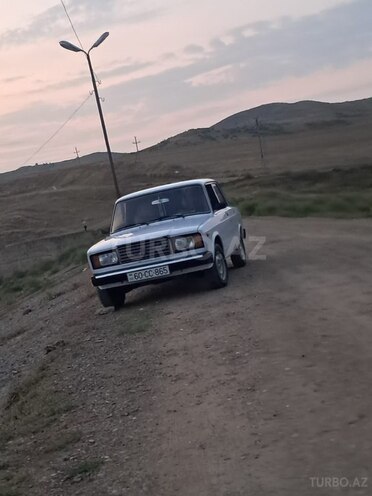 LADA (VAZ) 2107 2003, 300,000 km - 1.6 l - 