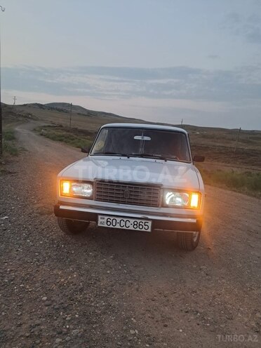 LADA (VAZ) 2107 2003, 300,000 km - 1.6 l - 