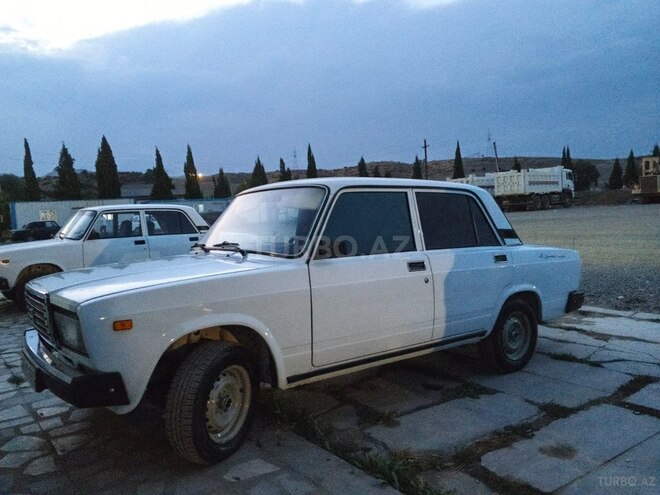LADA (VAZ) 2107 2003, 300,000 km - 1.6 l - 
