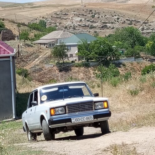 LADA (VAZ) 2107 2003, 300,000 km - 1.6 l - 