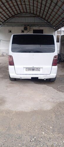 Mercedes  2000, 526,134 km - 2.1 l - Salyan
