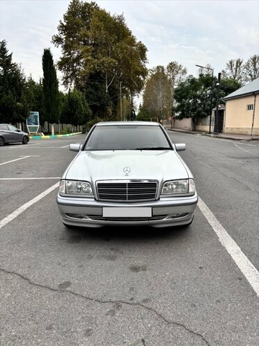 Mercedes C 180 2000, 292,000 km - 1.8 l - Göyçay
