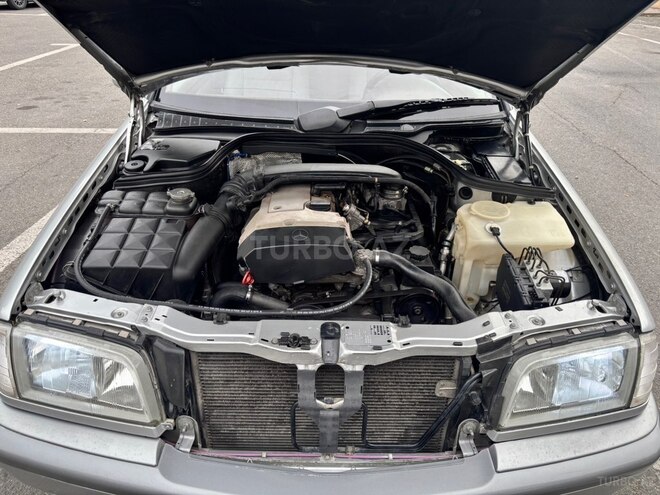 Mercedes C 180 2000, 292,000 km - 1.8 l - Göyçay