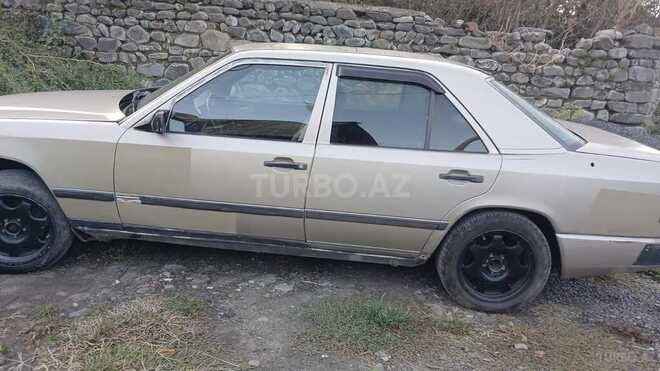 Mercedes 230 E 1989, 350,000 km - 2.3 l - Qax