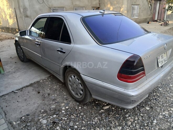 Mercedes C 280 1999, 324,656 km - 2.8 l - Qusar