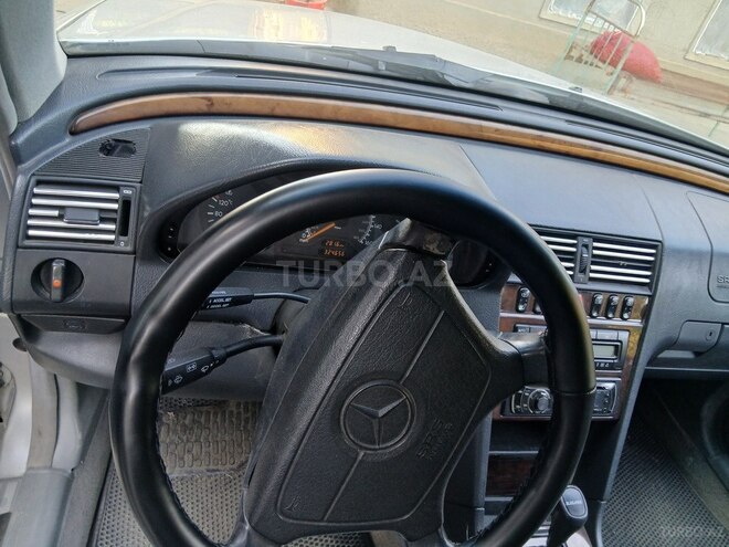 Mercedes C 280 1999, 324,656 km - 2.8 l - Qusar