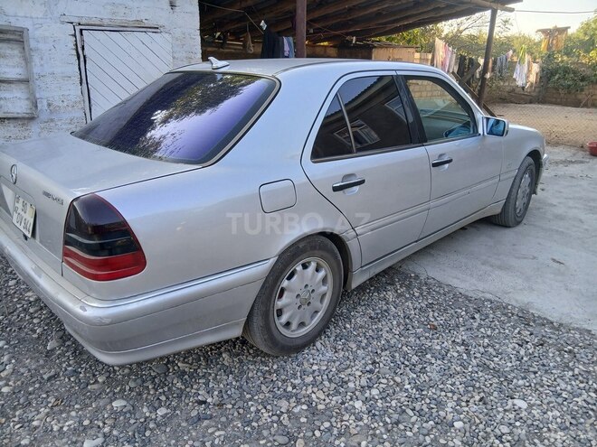 Mercedes C 280 1999, 324,656 km - 2.8 l - Qusar