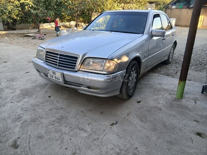 Mercedes C 280 1999, 324,656 km - 2.8 l - Qusar