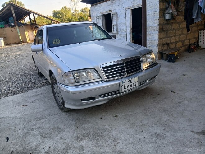 Mercedes C 280 1999, 324,656 km - 2.8 l - Qusar