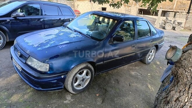 Opel Vectra 1993, 621,000 km - 1.8 l - Qax