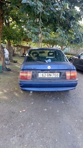 Opel Vectra 1993, 621,000 km - 1.8 l - Qax