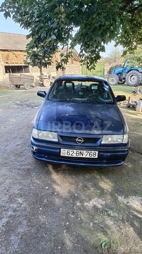 Opel Vectra 1993, 621,000 km - 1.8 l - Qax