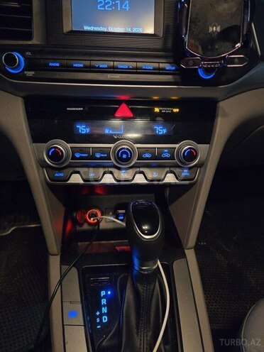 Hyundai Elantra 2019, 124,563 km - 2.0 l - Bakı