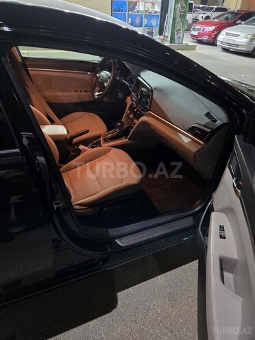 Hyundai Elantra 2019, 124,563 km - 2.0 l - Bakı