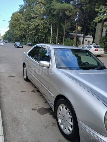 Mercedes E 200 2000, 529,292 km - 2.2 l - Ağstafa