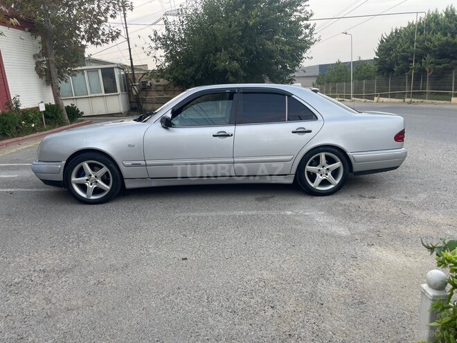 Mercedes E 240 1998, 376,584 km - 2.4 l - Bakı