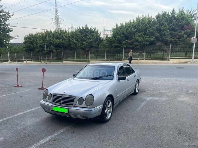 Mercedes E 240 1998, 376,584 km - 2.4 l - Bakı