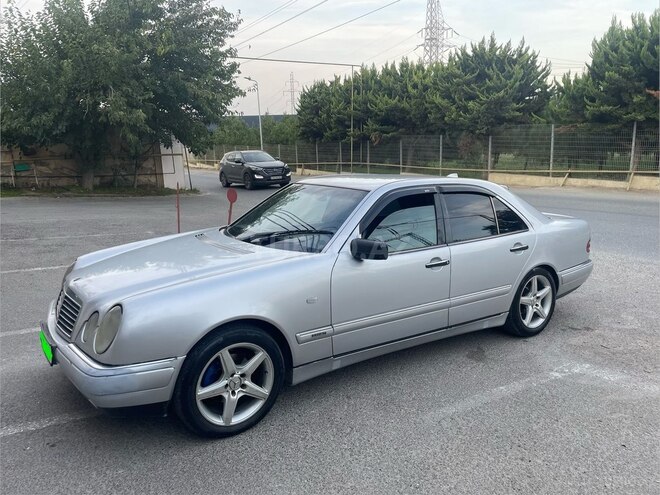 Mercedes E 240 1998, 376,584 km - 2.4 l - Bakı