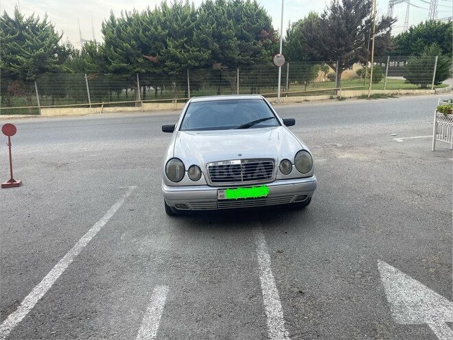 Mercedes E 240 1998, 376,584 km - 2.4 l - Bakı