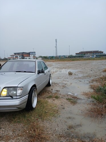 Mercedes 220 E 1994, 390,000 km - 2.2 l - Bakı