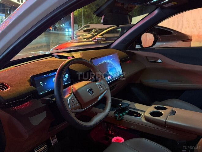 Changan  2025, 25,000 km - 1.5 l - Bakı