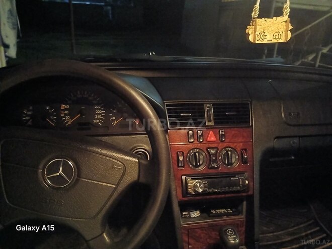 Mercedes C 240 1999, 222,000 km - 2.4 l - Biləsuvar