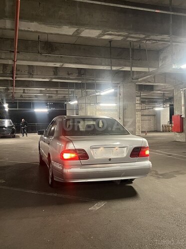 Mercedes E 220 1998, 350,000 km - 2.2 l - Bakı