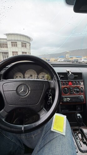 Mercedes C 220 2000, 525,000 km - 2.2 l - Bakı