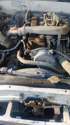 Toyota Hilux 2003, 98,000 km - 3.0 l - Mingəçevir