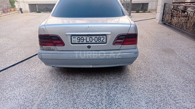 Mercedes E 220 1996, 297,000 km - 2.2 л - Gəncə