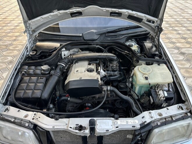 Mercedes C 200 1998, 210,324 km - 2.0 л - Saatlı