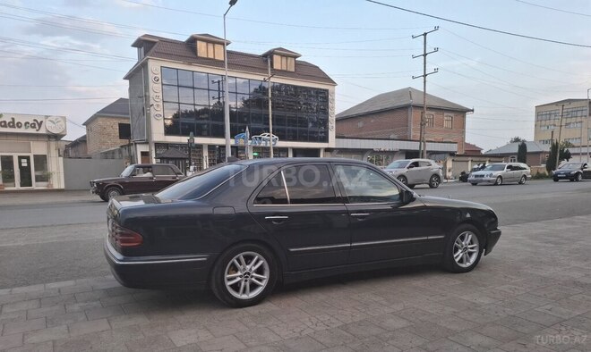 Mercedes E 220 2000, 599,990 km - 2.2 l - Lənkəran