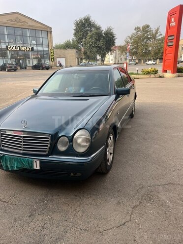 Mercedes E 220 1998, 254,065 km - 2.2 l - Biləsuvar