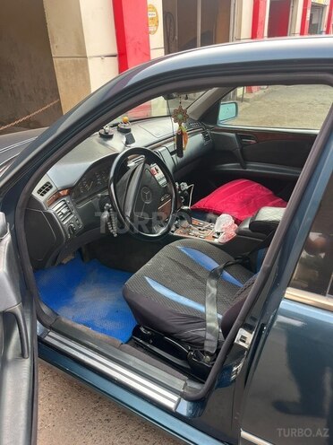 Mercedes E 220 1998, 254,065 km - 2.2 l - Biləsuvar