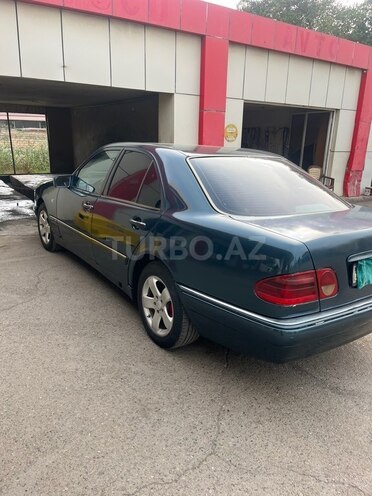 Mercedes E 220 1998, 254,065 km - 2.2 l - Biləsuvar