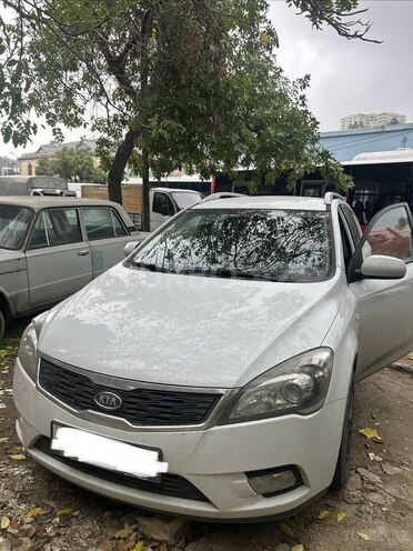 Kia  2011, 217,615 km - 1.4 l - Bakı