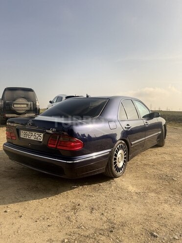 Mercedes E 270 2000, 590,000 km - 2.7 л - Xırdalan