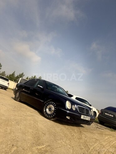 Mercedes E 270 2000, 590,000 km - 2.7 л - Xırdalan