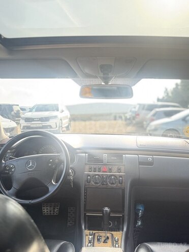 Mercedes E 270 2000, 590,000 km - 2.7 л - Xırdalan