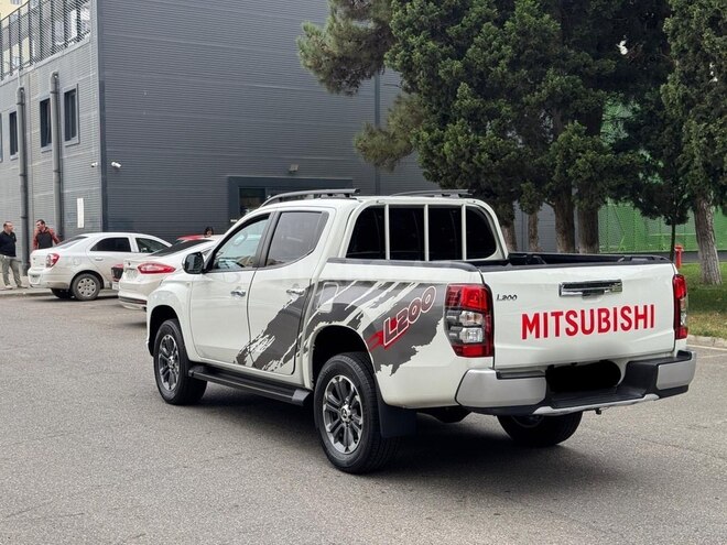 Mitsubishi L200 2023, 85,218 km - 2.4 l - Bakı